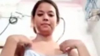 Gadis Guwahati Buka Bra, Topless, Goyangin Tetek Bikin Mabok Kepengen.