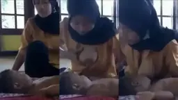 Hijab Cantik Nyusuin Anaknya, Bikin Lihat Langsung Tegang, Nungging-nungging Pengen Ikutan Nyedot.