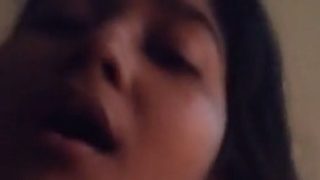 Ngentot Sambil Naik Kuda, Goyang Pinggul Bikin Crot Crot