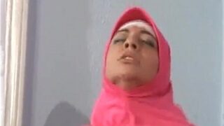 Video Sex Pakistan, Cewek Hijab Manis Berubah Jadi Pelacur Nakal, Crot Di Mana-mana