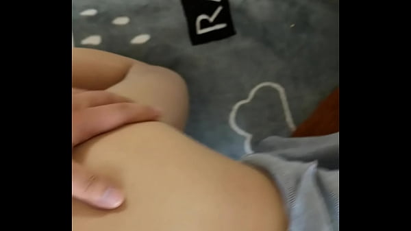 Celana Ketat Seksinya Bikin Kontol Tegang, Minta Digoblok Habis-habisan.