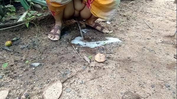 Desi Tante Montok Kencing Di Alam, Wajib Banget Lo Tonton, Bikin Makin Pengen