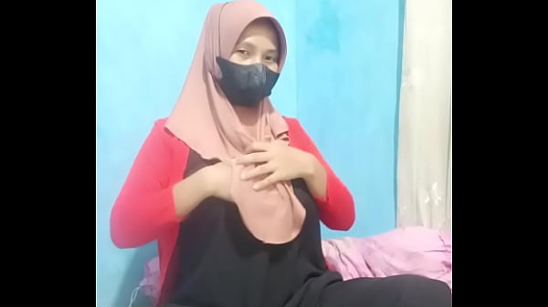 Gadis Berhijab Colmek Pakai Dildo, Ngebut Sampe Crot Basah Kuyup