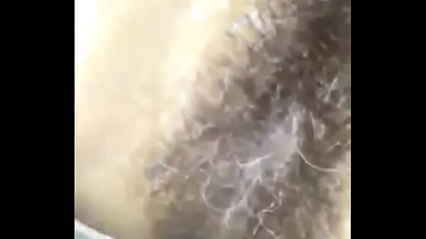 Desi Milf Memainkan Memeknya Sampai Basah Kuyup