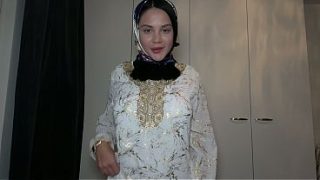 Pov – Ngencengin Adek Tiri Muslimah Berhijab Sambil Romantis, Sange Banget