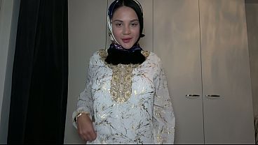 Pov – Ngencengin Adek Tiri Muslimah Berhijab Sambil Romantis, Sange Banget