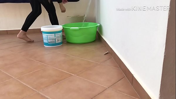 Hijab, Bokong, Dan Kaki Manja Siap Digoyang-goyangin Buat Kamu.