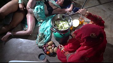 Ibu Tiri Dapur Xxx, Dapur India, Mama Tiri Desi Yang Bikin Muncrat Di Dapur, Versi Hindi Mama Tiri Desi Ngewe Panas.