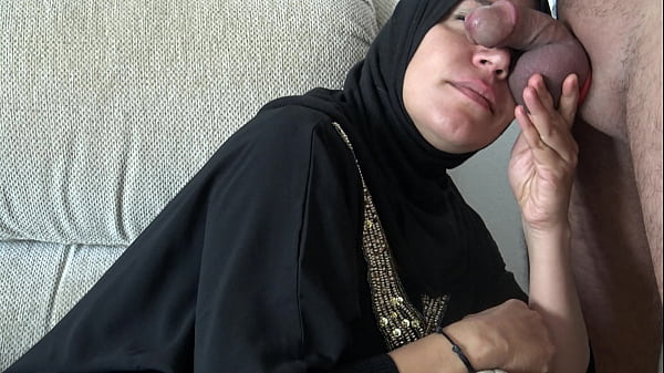 Istri Arab Digebuk Kontol Anak Tiri Sambil Suami Nonton