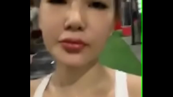 Cô Trang Live 2: Muka Imut, Bibir Merah, Badan Panas Banget Bikin Crot Terus.