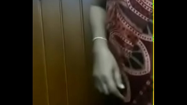 Ciuman Panas Bibi India Montok, Buah Dadanya Besar Tertekan Dan Tersingkap Liar.