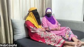 Nih Bokep Indo Terbaru, Cewek-cewek Lesbian Saling Jilat Memek Basah Kuyup.