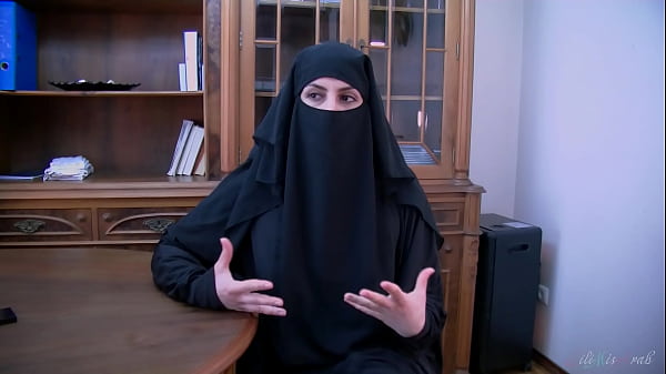 Kesepakatan Abad Ini, Ditutup Dengan Ngentot Crot Di Mulut Pelacur Hijab Arab – Lilimissarab