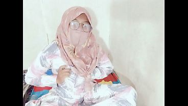 Tante Seksi Indonesia Viral Colmek Pake Botol Bikin Kontol Tegang Ngaceng.
