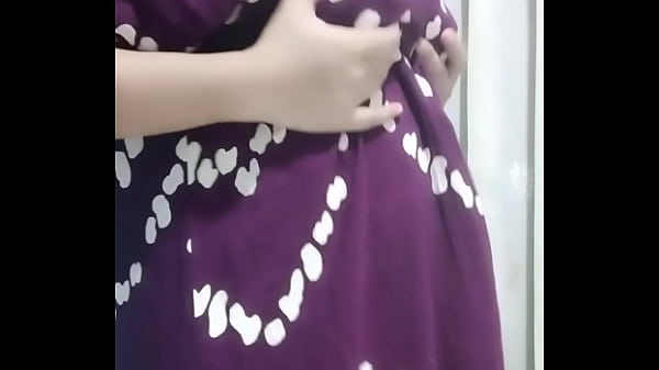 Bu Guru Hijab Sengaja Ngangkang Pamer Pussy Basah.