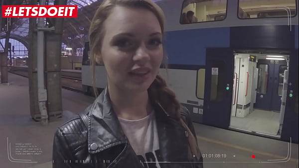 Para Pelacur Di Luar Negeri – #emily Thorne #charlie Dean – Ngentot Panas Buatan Sendiri Sama Cewek Muda Rusia Yang Cantik Banget
