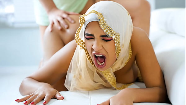 Nggak Tahan Lihat Pacar Hijabku Yang Dilarang Ml Karena Budaya, Akhirnya Kupaksa Dan Dia Meronta-ronta.