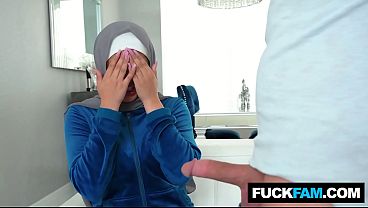 Tetangga Hijabku Kaget Dapat Kejutan Kontol Besar Dari Sophia Leone Dan Nicky Rebel