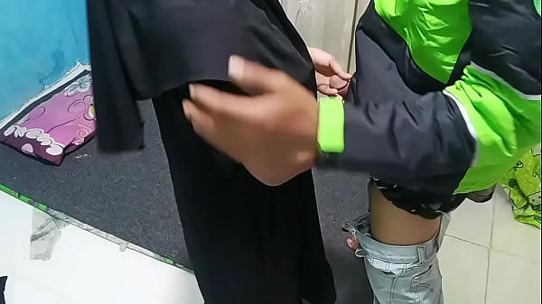 Prank Ngajakin Ojol Ngentot, Bikin Dia Makin Tegang Dan Ngaceng