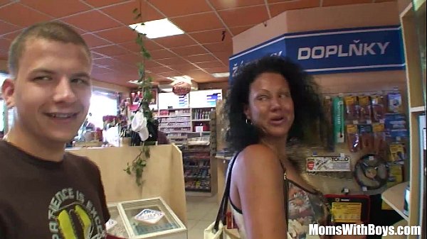 Wanita Tua Matang Dicolek Dan Digilas Di Bangunan Kosong Sampai Tembok Goyang