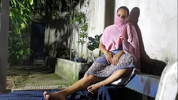 Desi Fantasi Bikin Ngilu, Ngeces, Dan Meleleh Di Atas Ranjang.