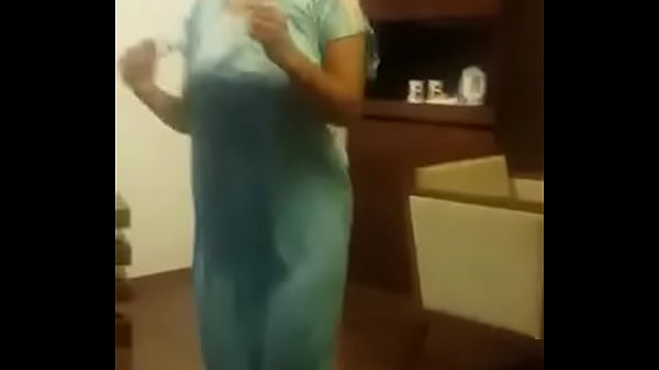 Desi Goyang Panas Bikin Crot, Gerakan Ngenakin Bikin Meleleh.