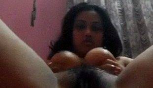 Cewek Seksi Benggala Barat Colmek Sambil Moans, Bikin Muncrat Sendiri Di Video Panas.