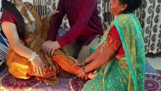 Induk Dan Anaknya Digebangin Sama Majikan Dalam Threesome Desi Yang Bikin Nafsu.