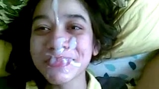 Mahasiswi Ngentot Sampe Crot Muncrat Di Muka, Becek Beol!