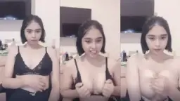 Renny Pamer Tetek Montoknya Sampe Nyiprat-nyiprat, Bikin Ngiler!