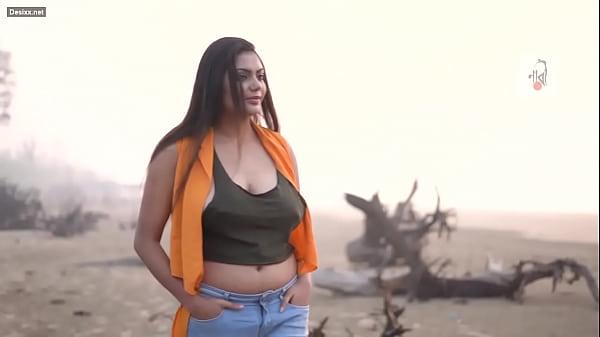 Desi Cewek Seksi Lagi Foto-foto, Pose Hot Bikin Crot