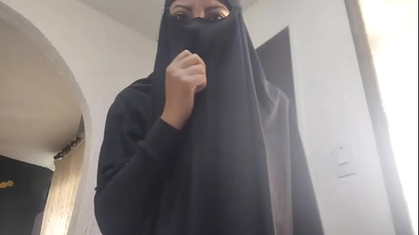 Arab Janda Sangek Colmek Sampai Muncrat Habis Di Depan Kamera, Pake Niqab Sambil Pamer Memek Basah Xxx