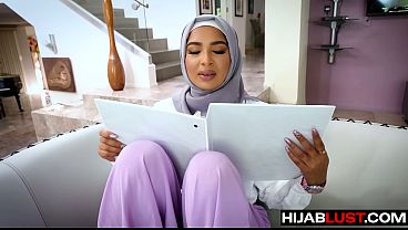 Cewek Hijab Belajar Ngewe Mulut Biar Cepet Terbiasa – Nikmatin Kontol