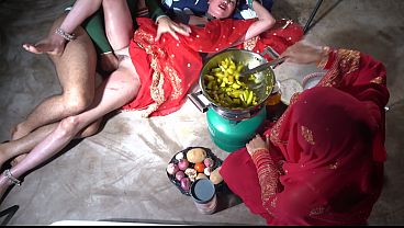 Aduh, Ngaceng Banget Lihat Ibu Tiri Desi India Lagi Digenjot Di Dapur Sambil Ngomong Kotor Bahasa Hindi, Bikin Meleleh.