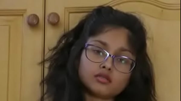 Gadis India Bikin Saonara, Bibir Merah Siap Ngentot, Pake Baju Tipis Bikin Crot Terus.