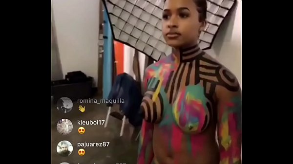 Nonton Live Instagram, Putingnya Nyempil Sampe Keliatan, Bikin Makin Tegang.