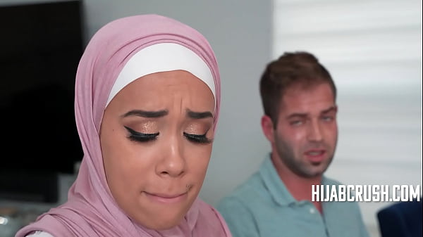 Bantuin Step-sis Arabku Biar Gak Kaku Lagi Di Ranjang | Hijabcrush