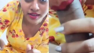 Cewek Seksi Lagi Kasih Blowjob Basah Ala Desi, Bikin Makin Greget Dan Bikin Ngaceng
