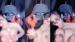 Guru Ezzha, Si Toket Gede Brutal, Bikin Semua Murid Tegang Dan Ngiler Lihat Goyangannya Yang Bikin Meleleh.