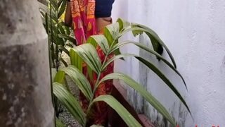 Ibu Tamil Yang Haus Nafsu Menggocoh Kontol Muda Di Kebunnya
