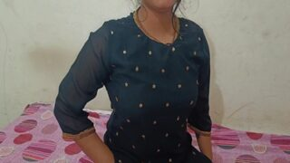 Langkah Kakak Tiri Membanjiri Memek Adik Tiri Dengan Air Mani Di Film Porno Desi