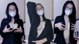Mochi Belahan Dada Mulus Bening Bikin Ngiler, Susu Montok Kencang Nungging Siap Digoyang