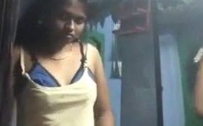 Video Bugil Cewek Trichy Ganti Baju, Mulus Banget, Bikin Ngentot!
