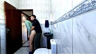 Paman Tiri Ngelus-elus Kering-kering, Sambil Nyopotin Baju Buat Ngocok Dia Sampe Muncrat.
