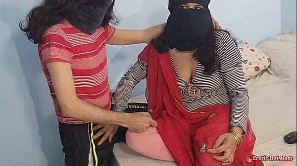 Awas Jangan Sampe Cewek Lu Sepanas Itu, Gw Ngentot Memek Desi India-nya Yang Sempit Sambil Pake Hijab Muslim, Dengan Erangan Panas Kencang Dalam Bahasa Hindi Yang Bikin Makin Bernafsu.