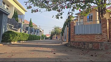 Gila, Ibu Arab Ini Colmek Di Luar Rumah Dekat Jalan Raya, Bikin Lihat Langsung Pengen Ngewe.