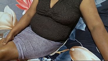 Ibu Tiri Asia Yang Lagi Horny Banget Pas Liburan, Siap Digenjot Di Mana Aja.