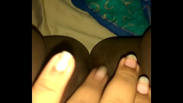 Desi Cewek Lagi Mainin Memek Sendiri Sampe Basah Kuyup