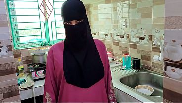 Suami Selingkuh Ngewe Pembantu Hijab Di Rumah Kosong, Crot Penuh Kontol Bangsat
