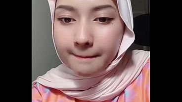 Jilbab Live Colmek, Goyang Gini Bikin Crot.
